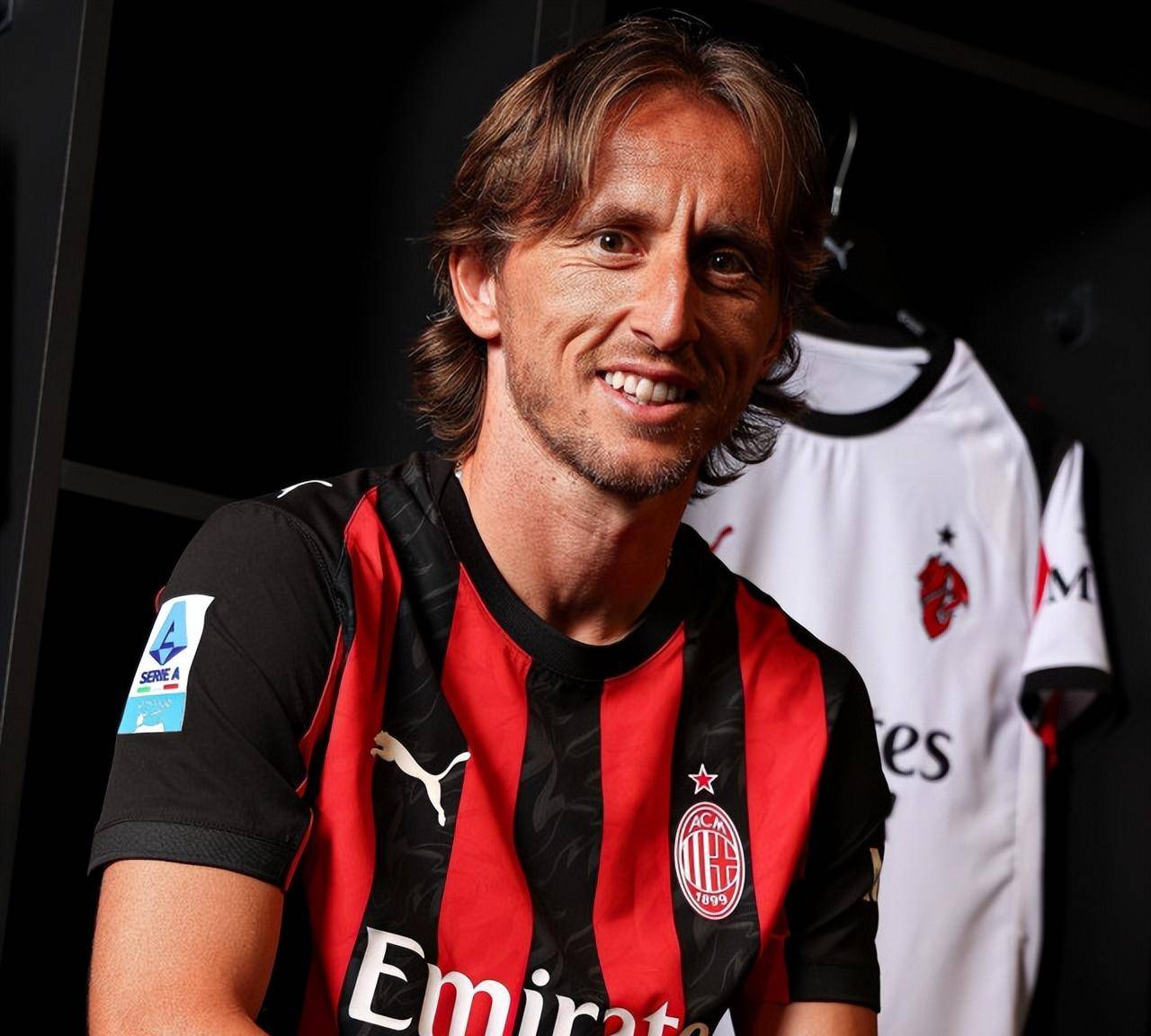 斯基拉：国米还在为姆拉契奇转会等待球员父亲的同意