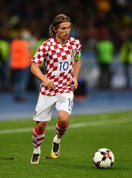 LCK第三阶段：又是无用功！GEN鏖战三局，击溃HLE，保持榜首