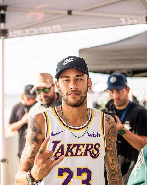 21-2！东契奇爆发连得12分，主场球迷高喊MVP，角色球员也给力