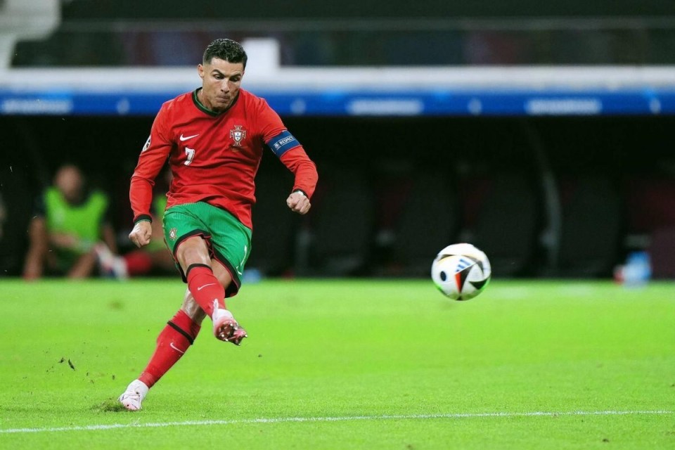 广州马拉松：男子冠军刷新赛会纪录