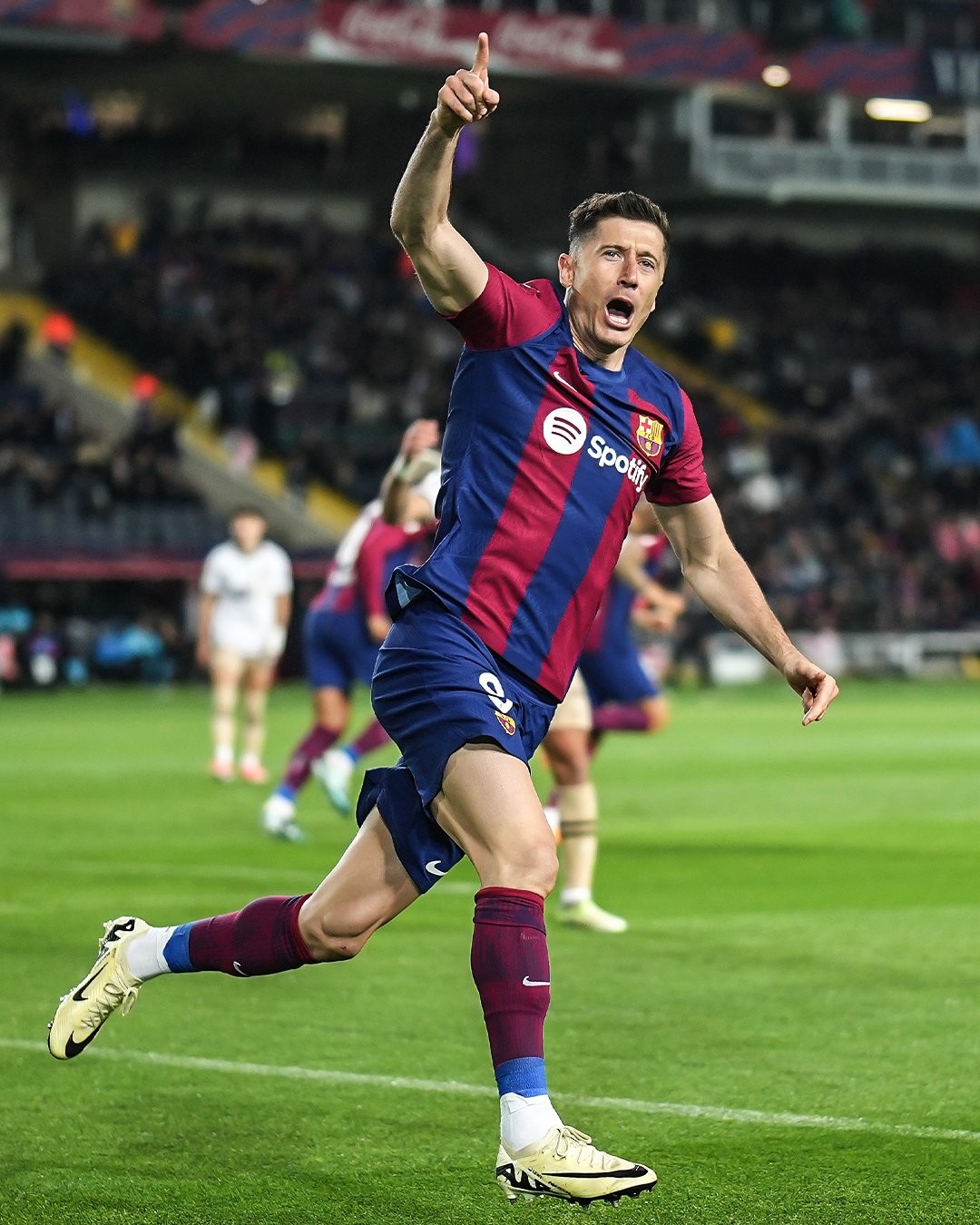 《新笑傲江湖》新版今日上线 顶级副本 大型PVP战场开放